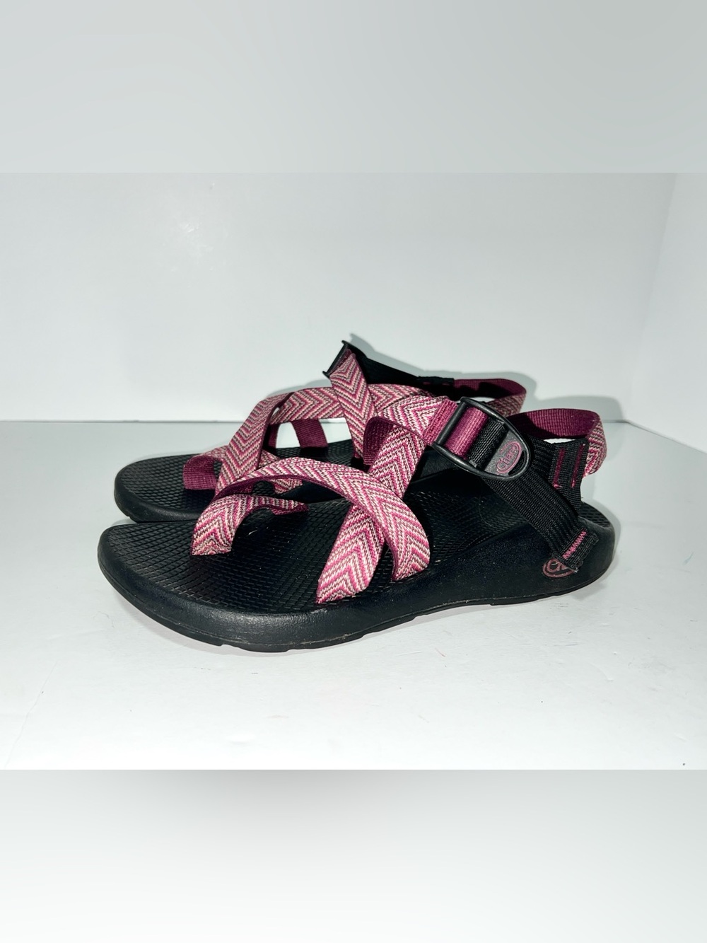 Chaco Z/2 Classic Pink Pattern Strappy Hiking Sandals Toe Loop Women’s Sz 9